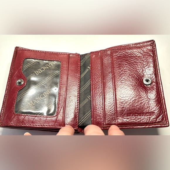 Mancini Casablanca Collection RFID Secure Small burgundy Clutch Wallet - Picture 9 of 16